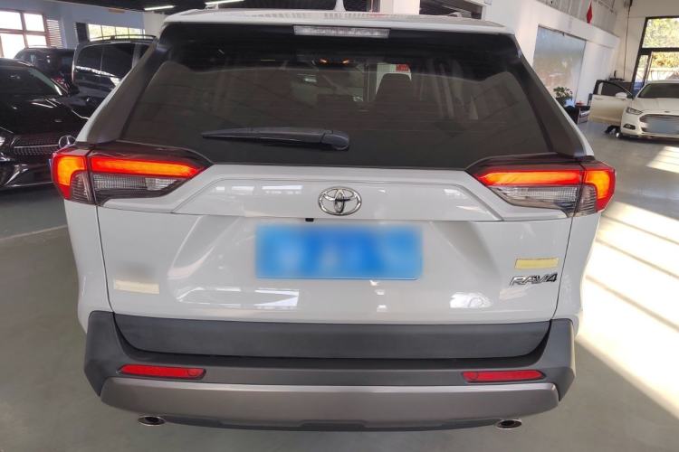 Used Toyota RAV4 2021 2.0L CVT Two-Wheel Drive Fashion Edition