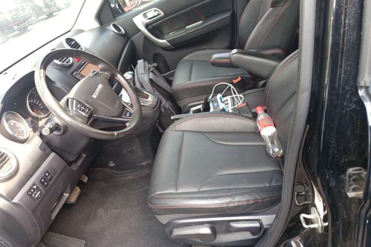 Used Haval H6 2013 Upgraded Model 2.4L Automatic Two-Wheel Drive Elite Version
