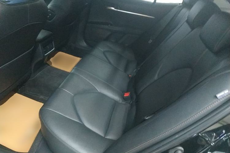 Used Toyota Camry 2021 2.0G Luxury Edition
