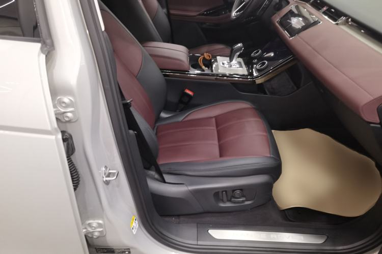 Used Land Rover Range Rover Evoque 2023 Aurora L 249 PS Luxury Edition
