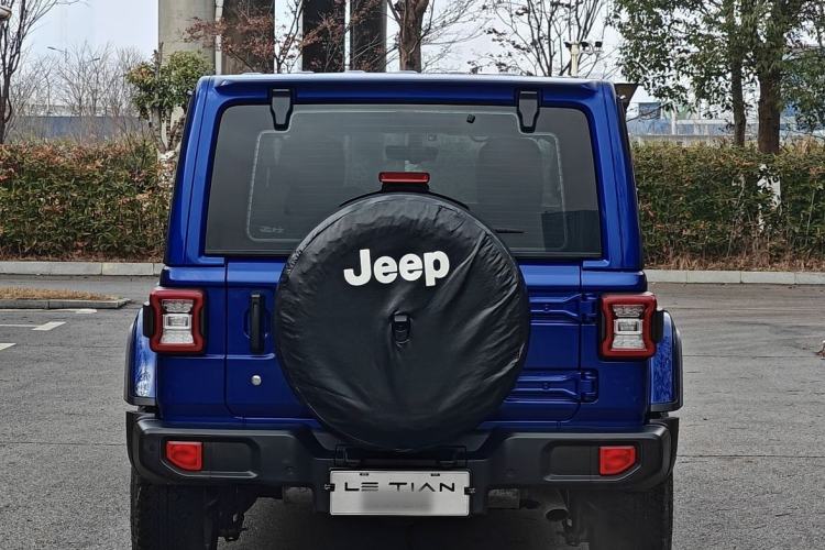 Used  Wrangler 2019 2.0T Sahara Four-Door Brilliant Top Version China VI Emission Standard