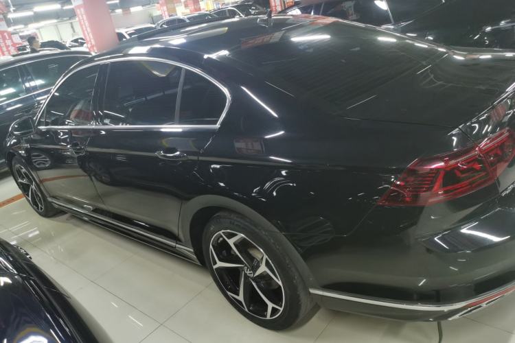 Used Volkswagen Magotan 2023 2 Million Units Limited Edition 330TSI DSG Leading Version