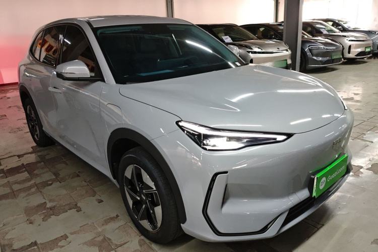 Used  E5 2024 440km Launch Edition
