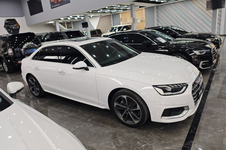 Used Audi A4L 2020 40 TFSI Fashionable and Elegant Model
