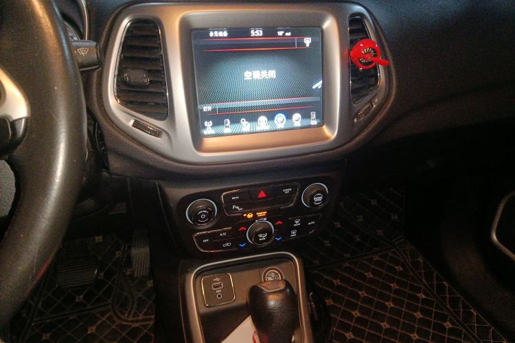 Used  Compass 2017 200T Automatic Family Edition
