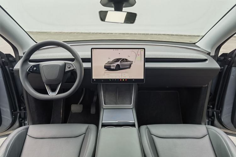 Used Tesla Model Y 2025 Rear-Wheel-Drive Version