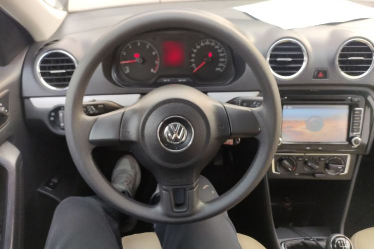 Used Volkswagen Jetta 2015 Zhihui Edition 1.4L Manual Comfort Model
