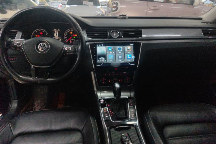 Used Volkswagen Passat 2017 280TSI DSG Luxury Edition
