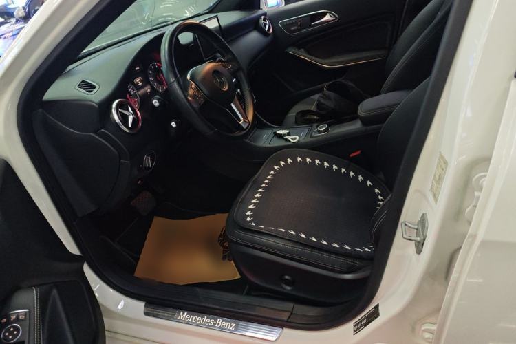 Used Mercedes-Benz A-Class 2015 A 200 Fashion Model
