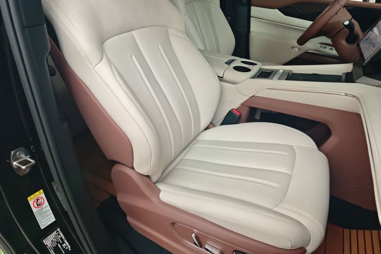 Used BYD Xia 2025 DM-i 1.5T 180km Beyond Edition
