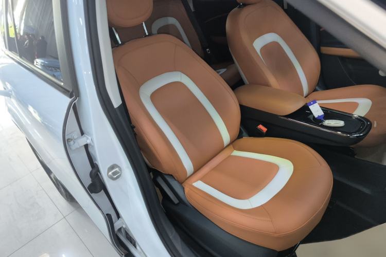 Used  3 2023 505km Air
