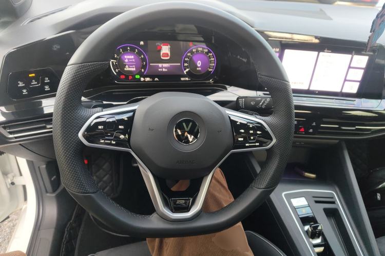 Used Volkswagen Golf 2023 Facelift 280TSI DSG R-Line Lite
