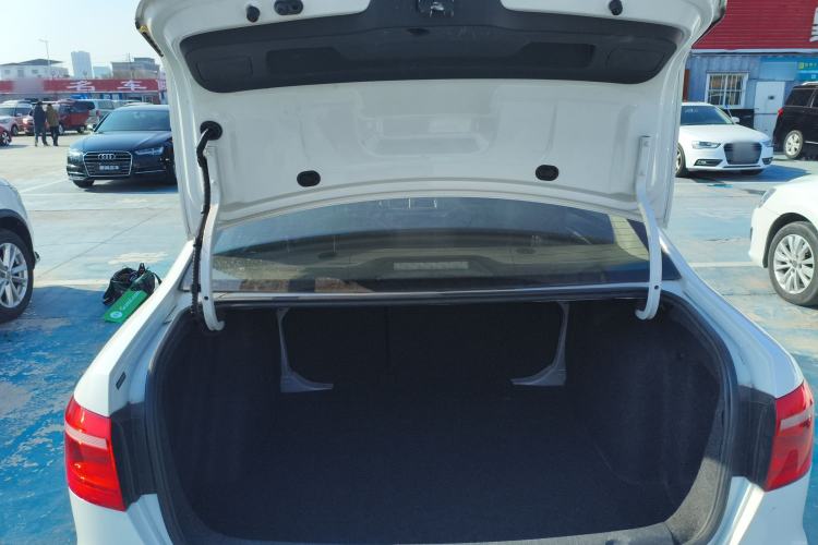 Used Volkswagen Lavida 2013 Restyled Classic 1.6L Automatic Comfort Edition
