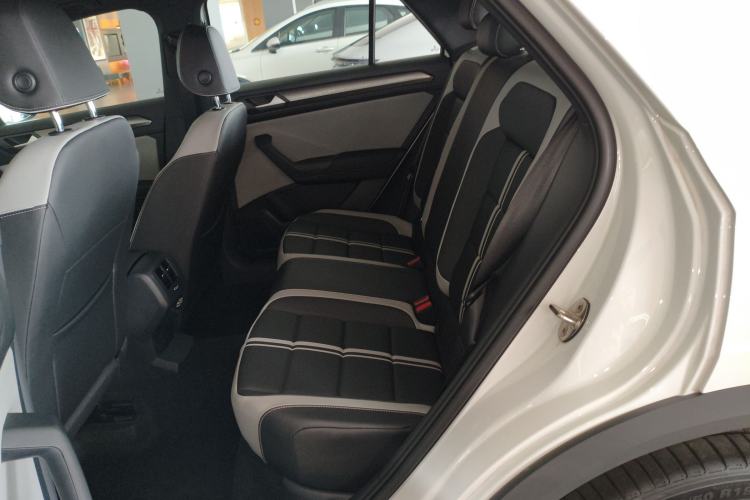 Used Volkswagen T-ROC 2025 300TSI DSG Two-Wheel Drive Chen Guang Edition
