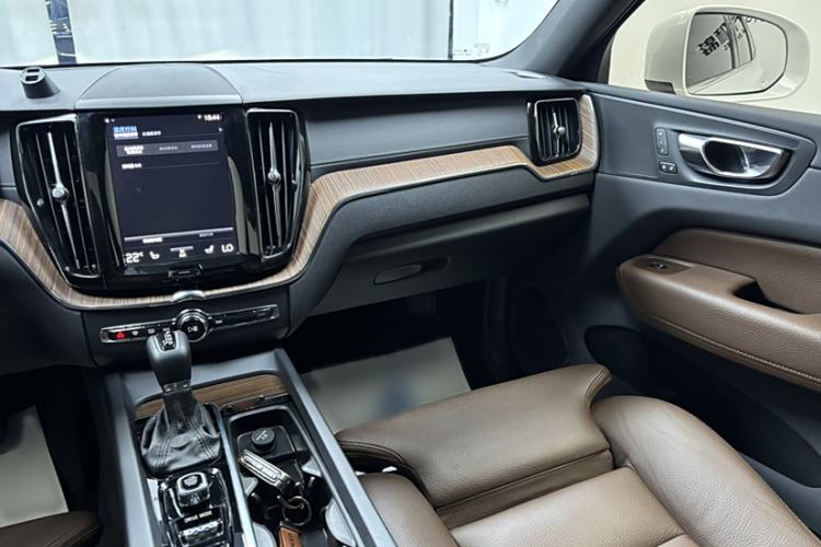 Used Volvo XC60 2021 T5 4x4 Smart Luxury Edition
