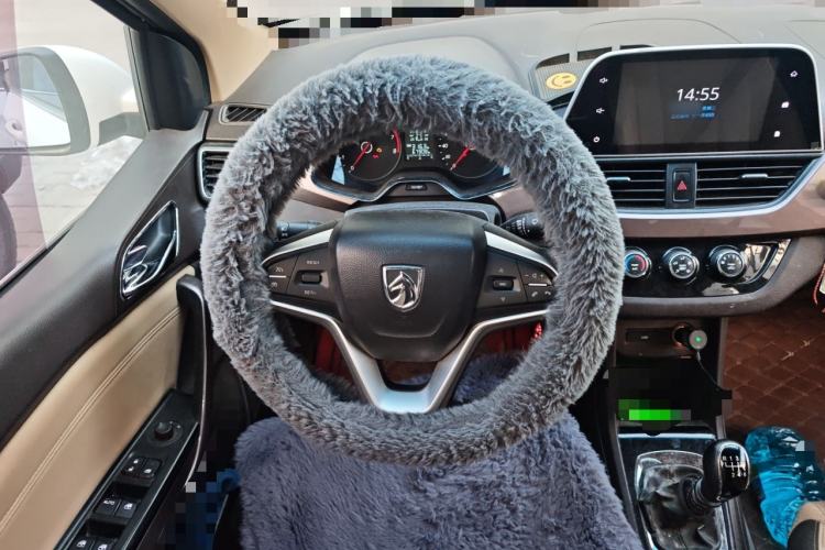 Used Baojun 310W 2017 1.5L Manual Fashion Model China V