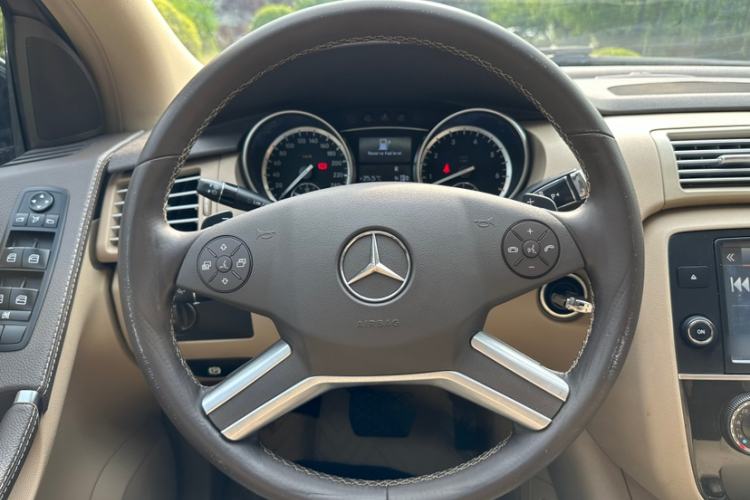 Used Mercedes-Benz R-Class 2017 R 320 4MATIC Business Edition Prestige Model