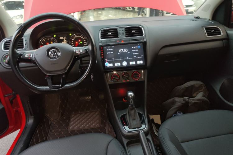 Used Volkswagen Polo 2016 1.6L Automatic Comfort Model
