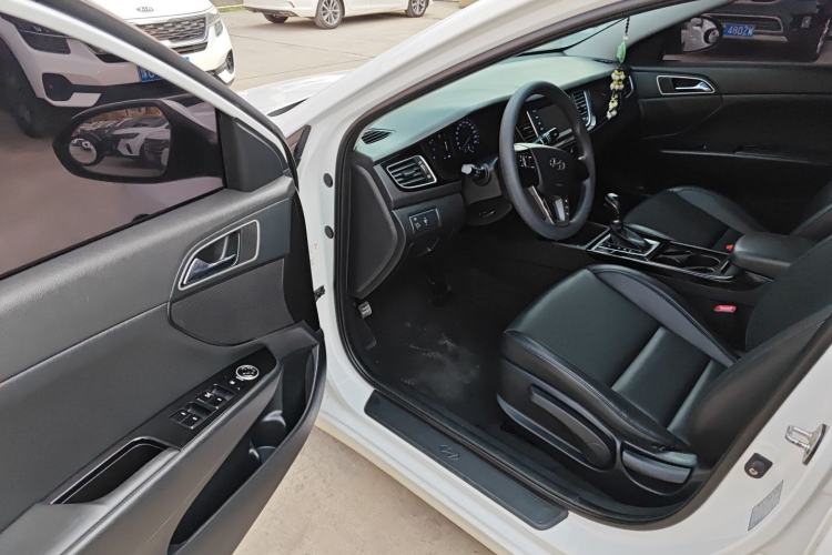 Used Hyundai Mistra 2016 1.8L Automatic Smart GLS
