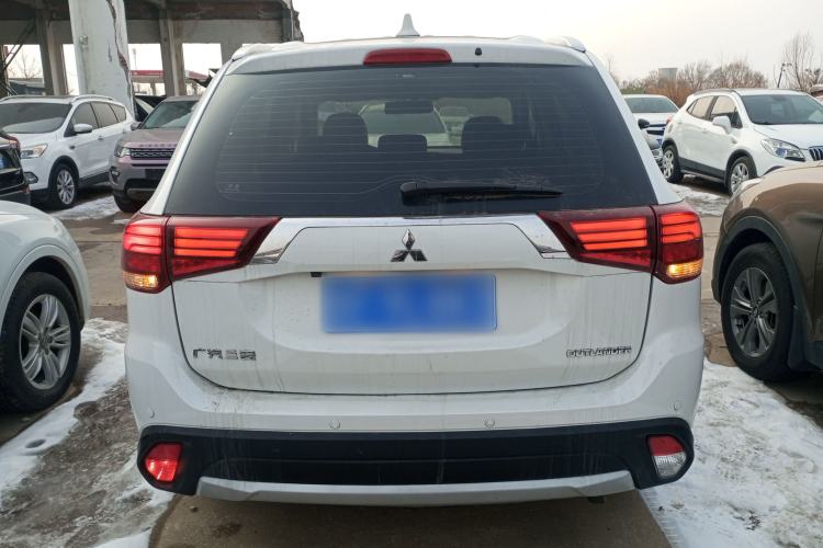 Used Mitsubishi Outlander 2018 2.0L Two-Wheel Drive Glory Edition 5 Seats