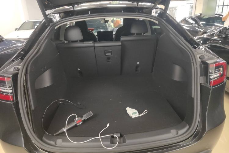 Used Tesla Model Y 2021 Long-Range All-Wheel-Drive Version 3D7
