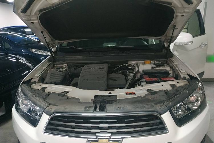 Used Chevrolet Captiva 2015 2.4L 4x4 Flagship Edition 7-Seater
