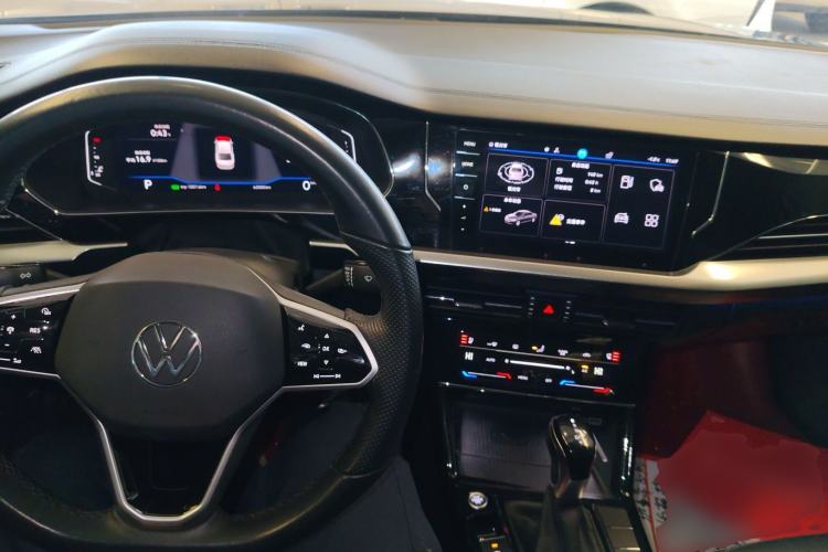 Used Volkswagen Passat 2023 Facelift 330TSI Luxury Edition
