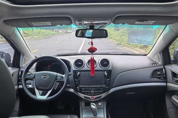 Used BYD S7 2015 2.0T Automatic Prestige Model
