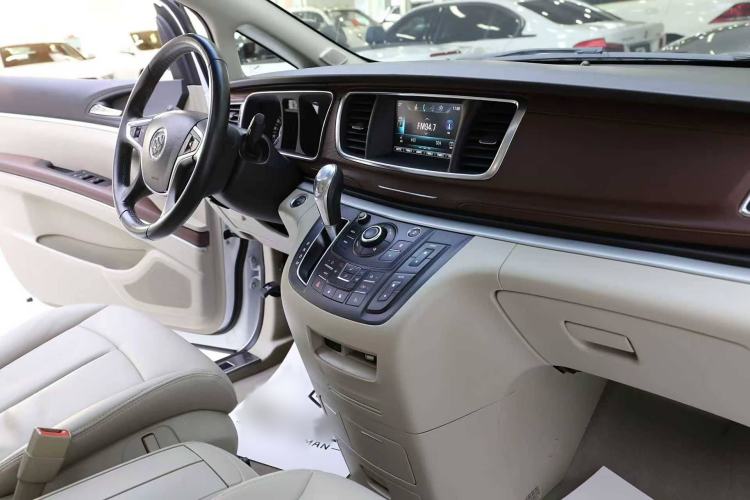 Used Buick GL8 2018 28T Luxury Model China VI Standard
