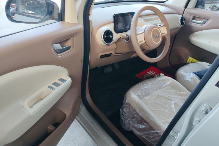 Used Wuling Hongguang MINIEV 2025 Four-Door Version Advanced Edition
