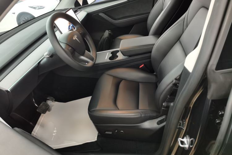 Used Tesla Model Y 2024 Rear-Wheel-Drive Version
