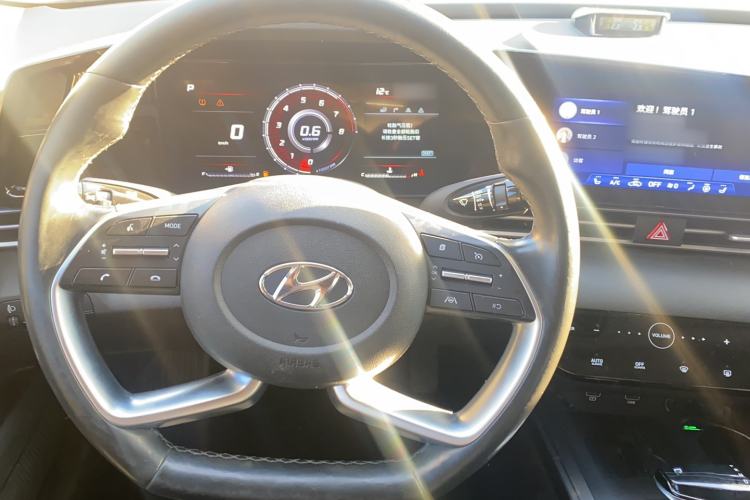 Used Hyundai Elantra 2021 1.5L CVT LUX Prestige Edition
