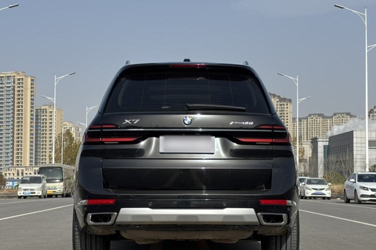 Used BMW X7 2023 xDrive40i Luxury Package with Leading Features