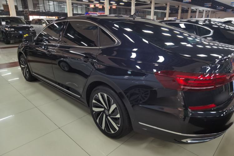 Used Volkswagen Passat 2025 Premium Version 380TSI Dragon Edition
