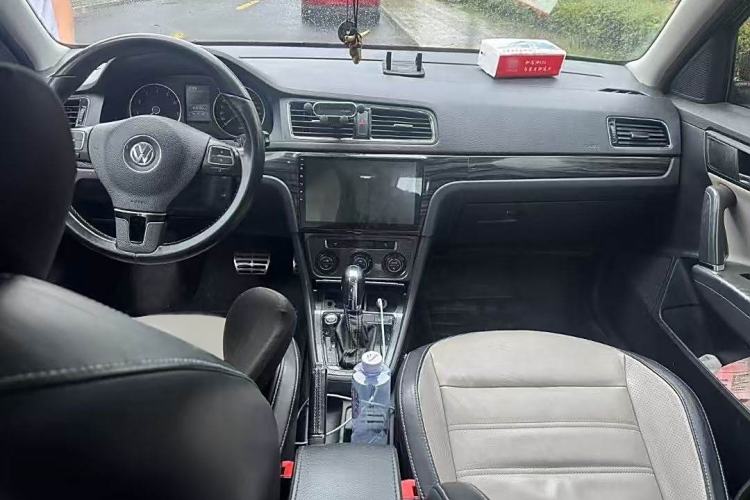 Used Volkswagen Cross Lavida 2014 1.4TSI DSG
