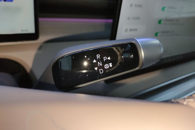 Used XPeng X9 2025 740 Ultra-Long Range Max
