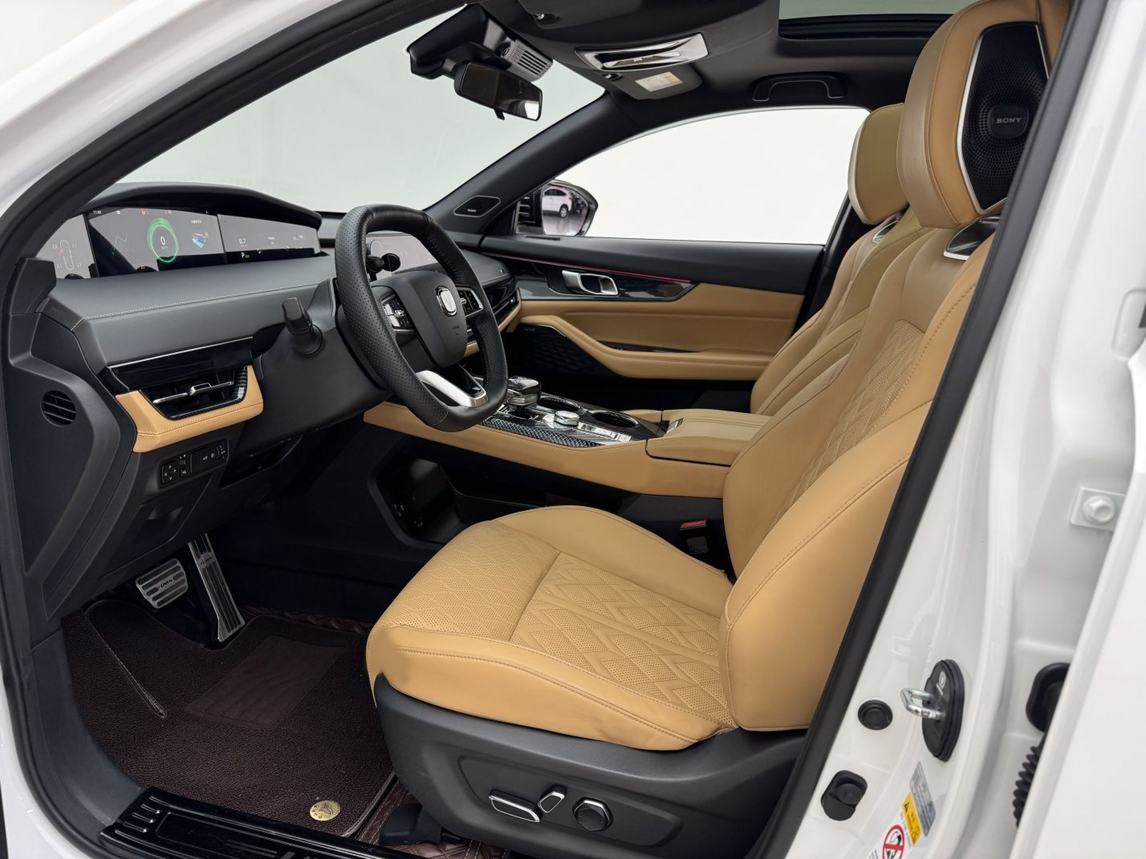 المقاعد الأمامية داخل السيارة