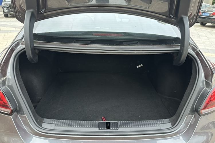 Used MG 5 2021 180 DVVT CVT Youth Luxury Edition
