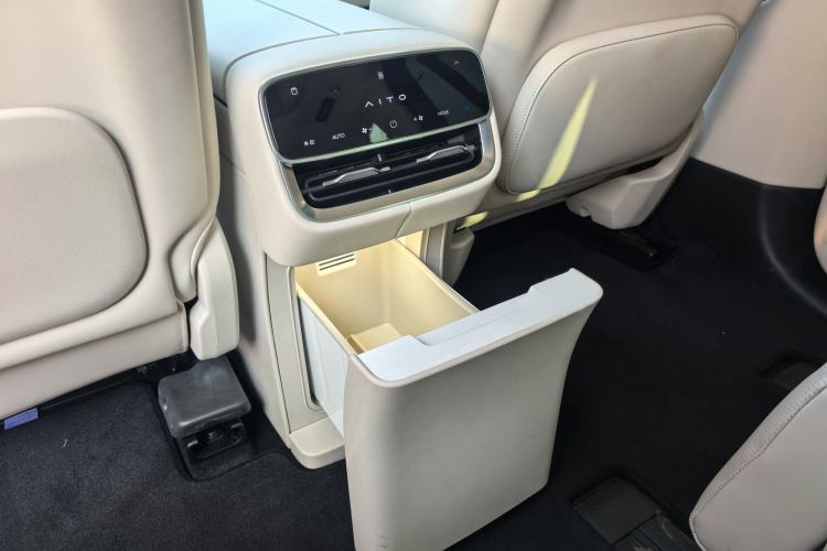 Used Hima AITO M8 2025 Extended-Range Max+ Version 53.4 kWh 6-Seater Edition