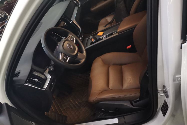 Used Volvo S60 2024 B4 Zhiyi Luxury Edition
