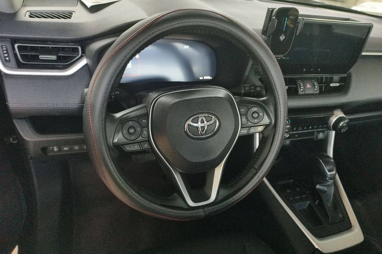 Used Toyota Wildlander 2024 2.0L CVT Two-Wheel Drive Luxury PLUS Edition
