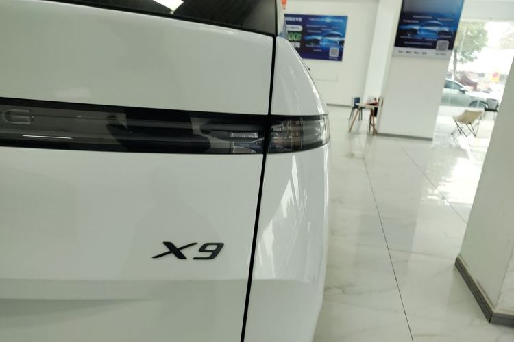 Used XPeng X9 2025 740 Ultra-Long Range Max
