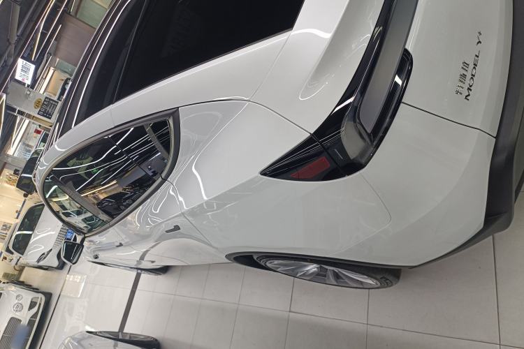 Used Tesla Model Y 2025 Long-Range All-Wheel-Drive Version