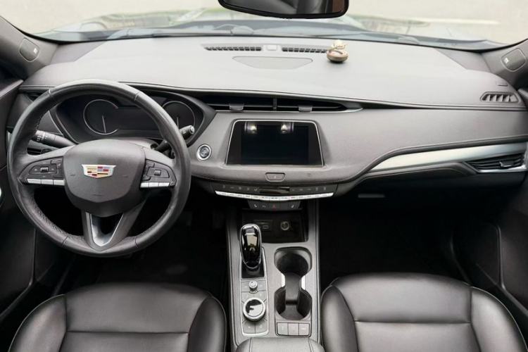 Used Cadillac XT4 2021 28T Two-Wheel Drive Leading Version
