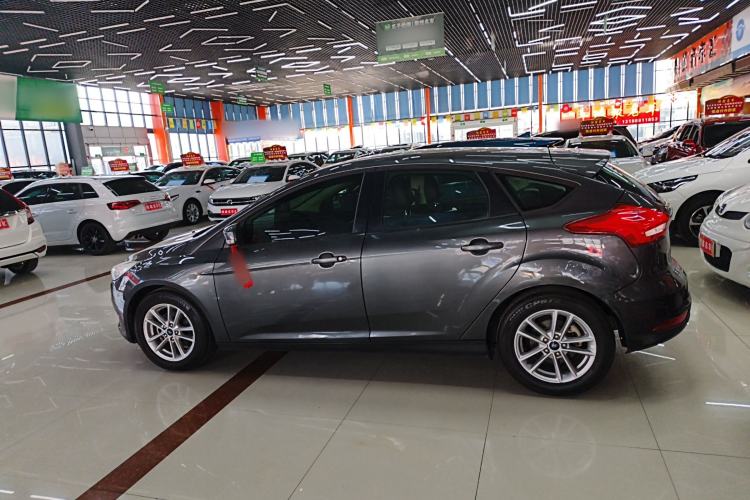 Used Ford Focus 2015 Hatchback 1.6L Automatic Fashion Edition