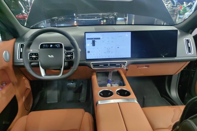 Used Li Auto L8 2023 Pro Model
