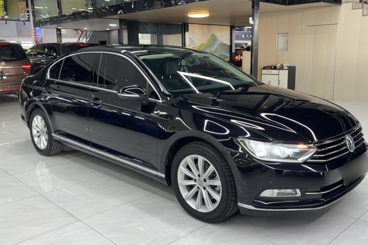 Used Volkswagen Magotan 2018 280TSI DSG Leading Model
