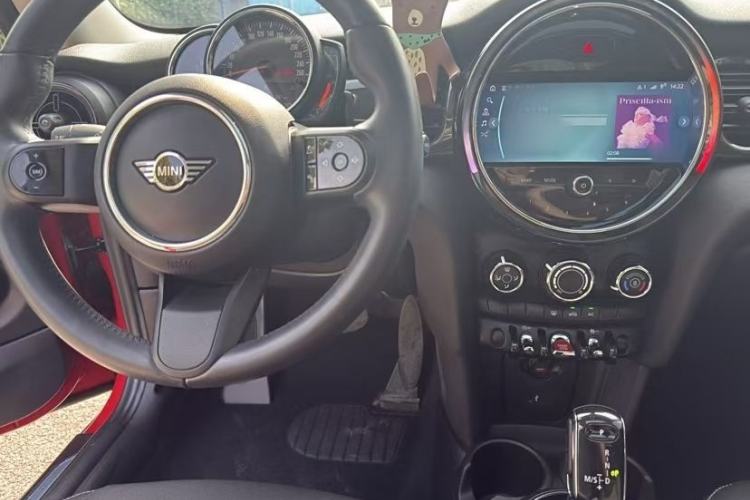 Used  MINI 2022 1.5T ONE
