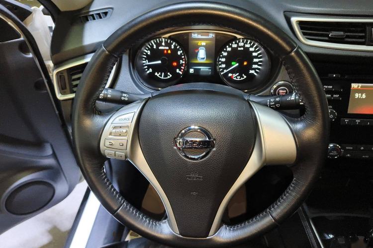 Used Nissan X-Trail 2015 2.0L CVT Comfort MAX Edition 2WD
