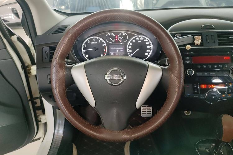 Used Nissan Tiida 2014 1.6L CVT Cool Cafe Edition
